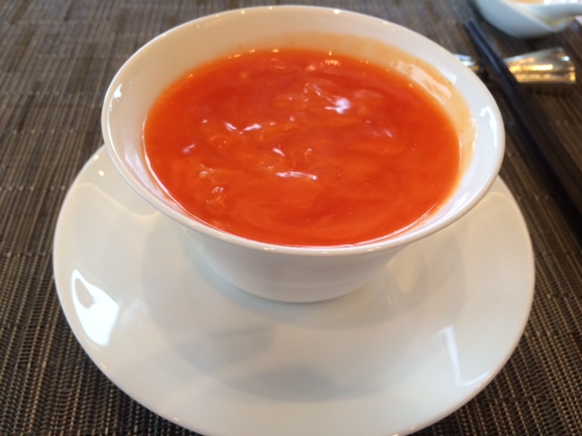 フカヒレと蟹の卵のスープ